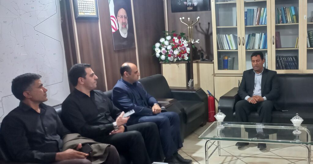 سفر یکروزه مدیرکل کانون استان کرمان به شرق استان