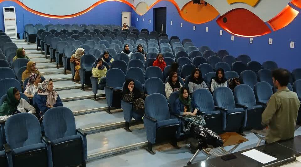 کارگاه نمایش و نقد فیلمتئاتر در کانون کرمانشاه