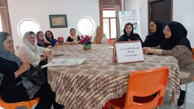 نخستین نشست انجمن «مادران قصه‌گو» در سنندج برگزار شد.