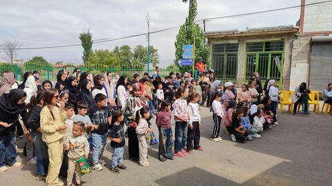 گزارش تصویری | تماشاخانه سیار در نخستین روز حضور در اردبیل؛ جشن رنگ و لبخند میان اهالی ۴ روستای نمین