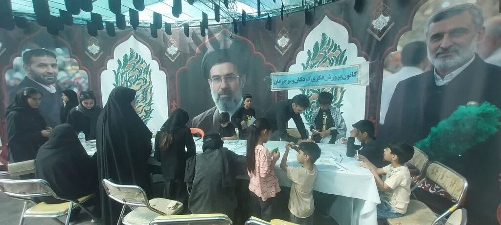 گزارش تصویری فعالیتهای موکبهای کانون خراسان رضوی در دهه پایانی صفر برنامههای فرهنگی کانون خراسان رضوی در دهه پایانی صفر و شهادت امام رضا علیهالسلام