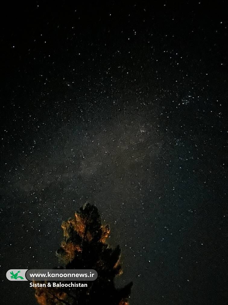 رصد آسمان شب و تماشای بارش برساوشی در سیستان و بلوچستان