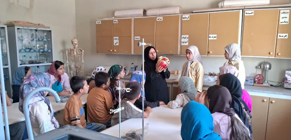 بازدید علمی اعضای کانون کنگاور از پژوهشکده خوارزمی