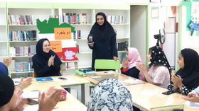 اعضای کانون اردبیل با شاعر کتاب «آسمان به فکر صلح» گفتگو کردند