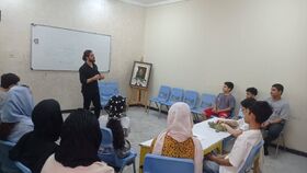 به همت واحد آفرینش های هنری، سومین نشست انجمن هنرهای تصویری در مرکز گلشهر بندرعباس برگزار شد