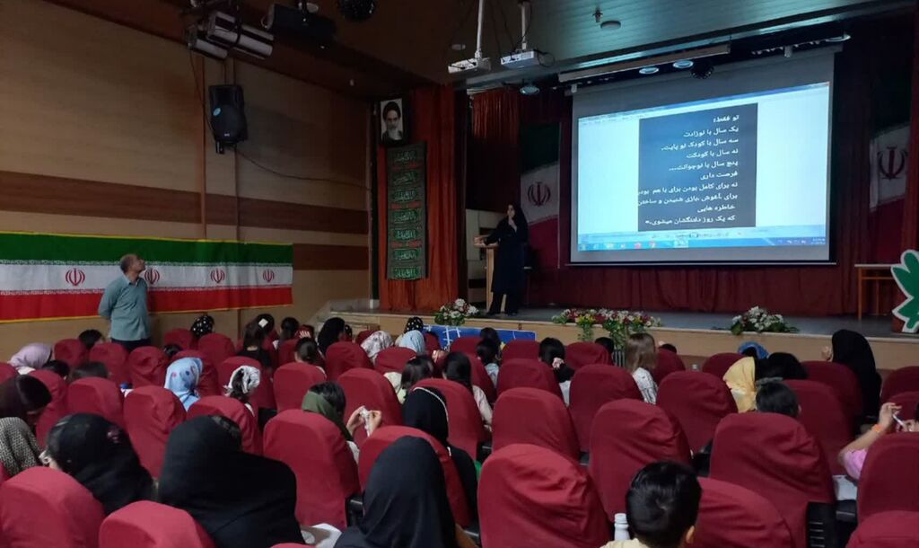 همایش «والدگری آگاهانه» در کانون سنقر برگزار شد
