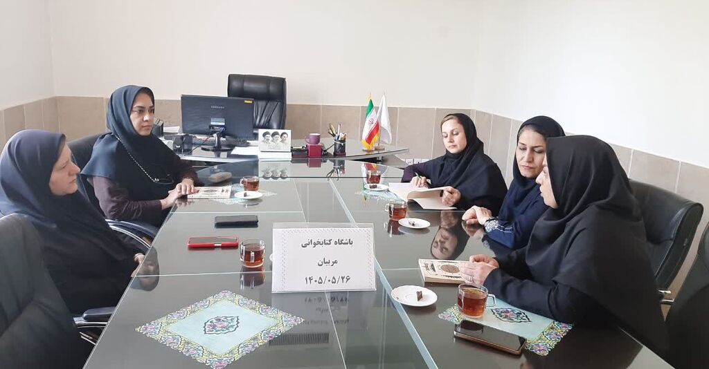 نشست نقد و بررسی کتاب «اعترافات غلامان» در کانون البرز برگزار شد نشست نقد و بررسی کتاب «اعترافات غلامان» در کانون البرز برگزار شد