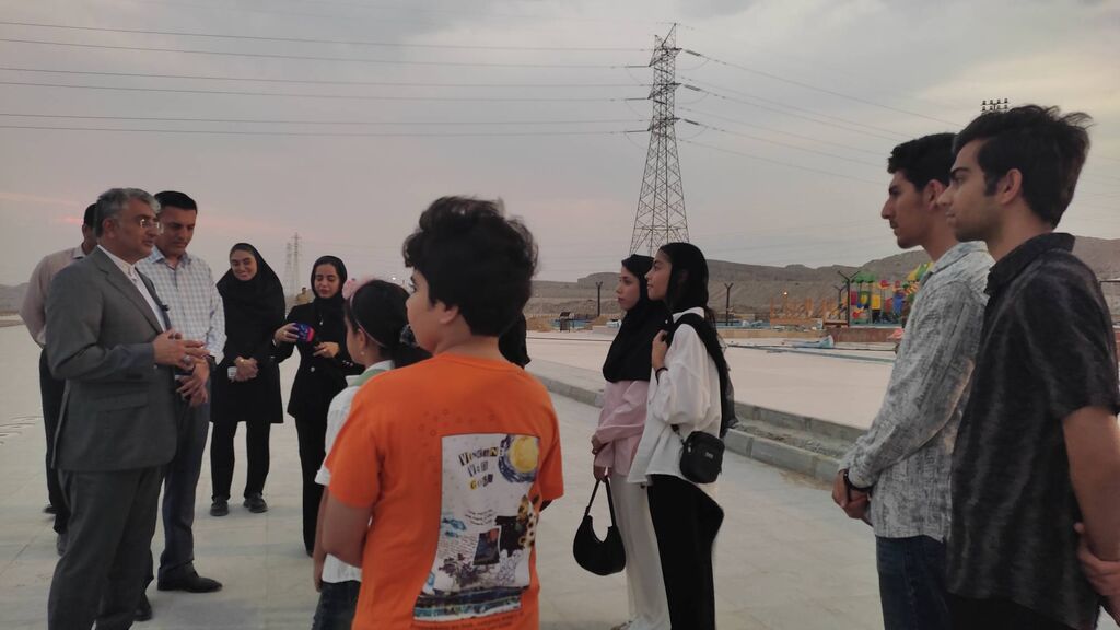 بازدید اعضای کانون زیباشهر بازدید اعضای کانون زیباشهر از پروژه بوستان پنجهعلی؛ یک اردوی شهری با طعم مطالبهگری کودکانه