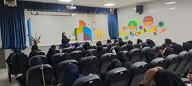 برگزاری کارگاه «فن بیان و قصه گویی» در دوره تربیت مربی کانون همدان