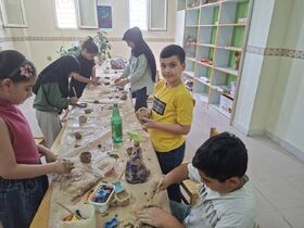 هنرنمایی با گل و مهارت در کارگاه‌های شهمیرزاد