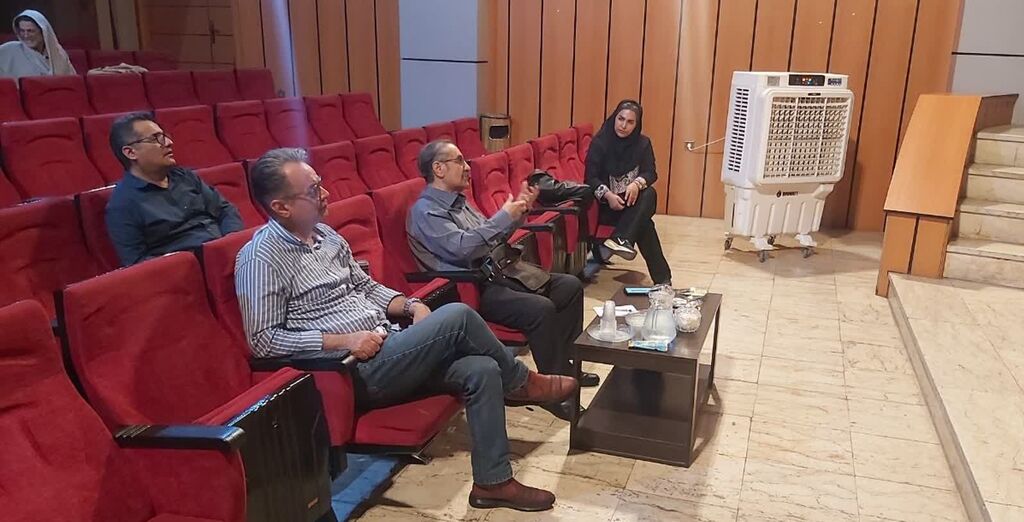 بازبینی نمایش «کچل کفتر باز» با حضور کارشناسان خانه تئاتر کانون کشور
