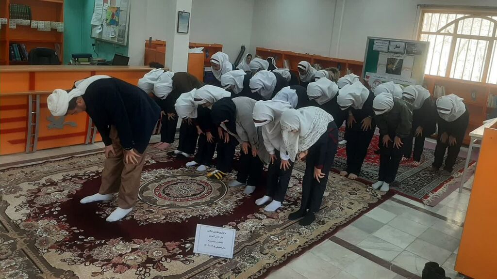 آموزش احکام و اقامه نماز در کانون نودشه