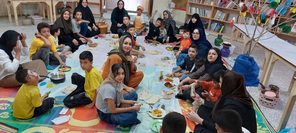 سمنان1405 برگزاری «روز خوشمزه» مادران و پسران در کانون میامی