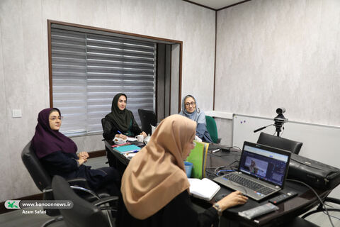 نشست دو پنجره - بررسی پنج کتاب شعر