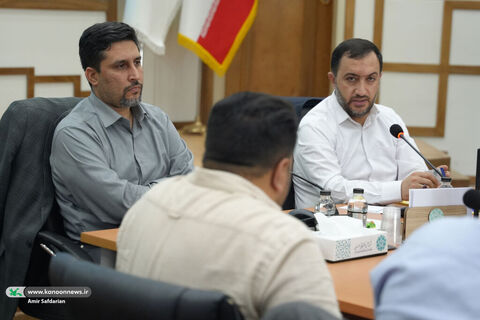 نشست مدیرعامل کانون با شرکت‌های خلاق و دانش‌بنیان اصفهان