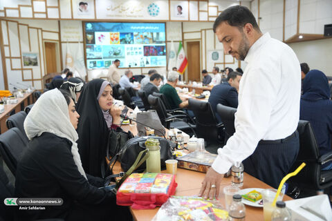 نشست مدیرعامل کانون با شرکت‌های خلاق و دانش‌بنیان اصفهان