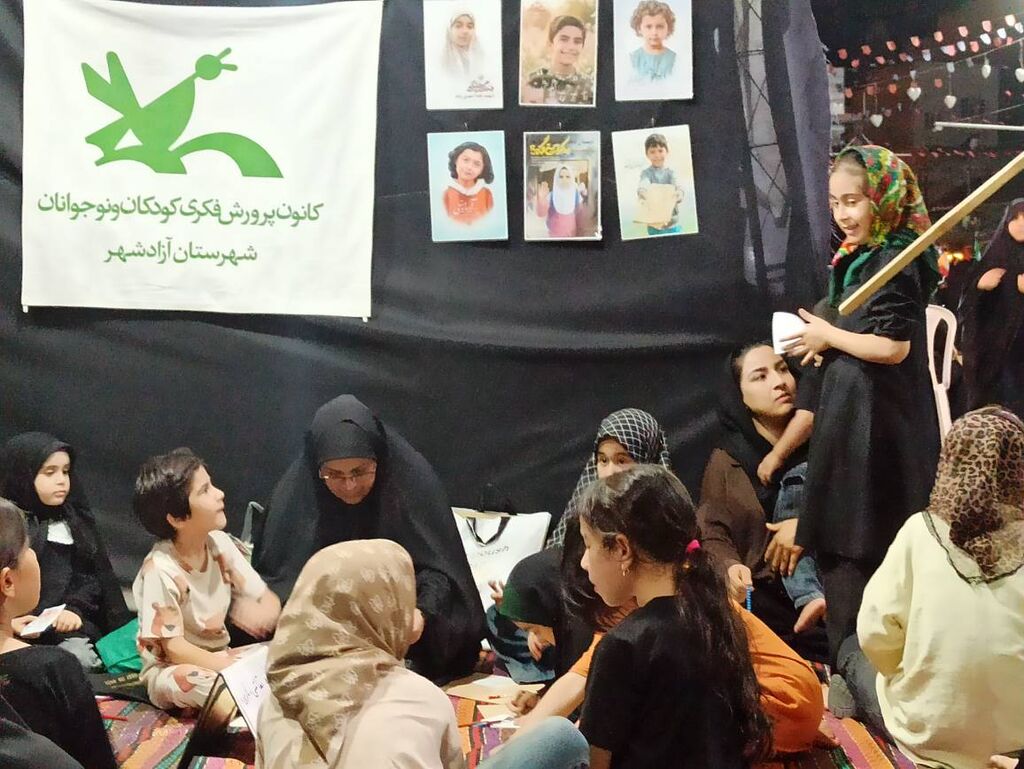 حضور کانون آزادشهر در تجمعات شبانه با محوریت کودک و خانواده حضور کانون آزادشهر در تجمعات شبانه با محوریت کودک و خانواده