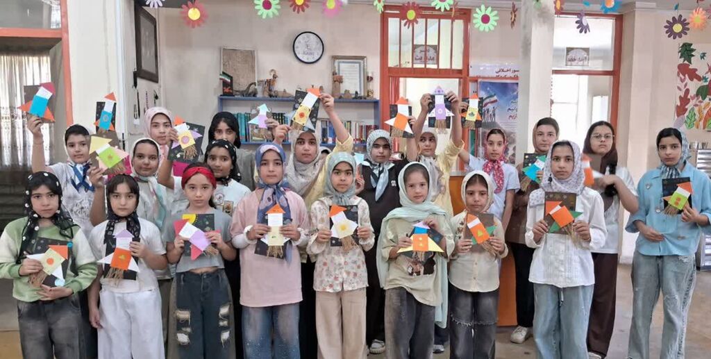 کرمانشاه. کنگاور. کارتپستالسازی ویژهنامه «کارتپستالسازی» با یاد شهدای کودک در کانون کنگاور برگزار شد