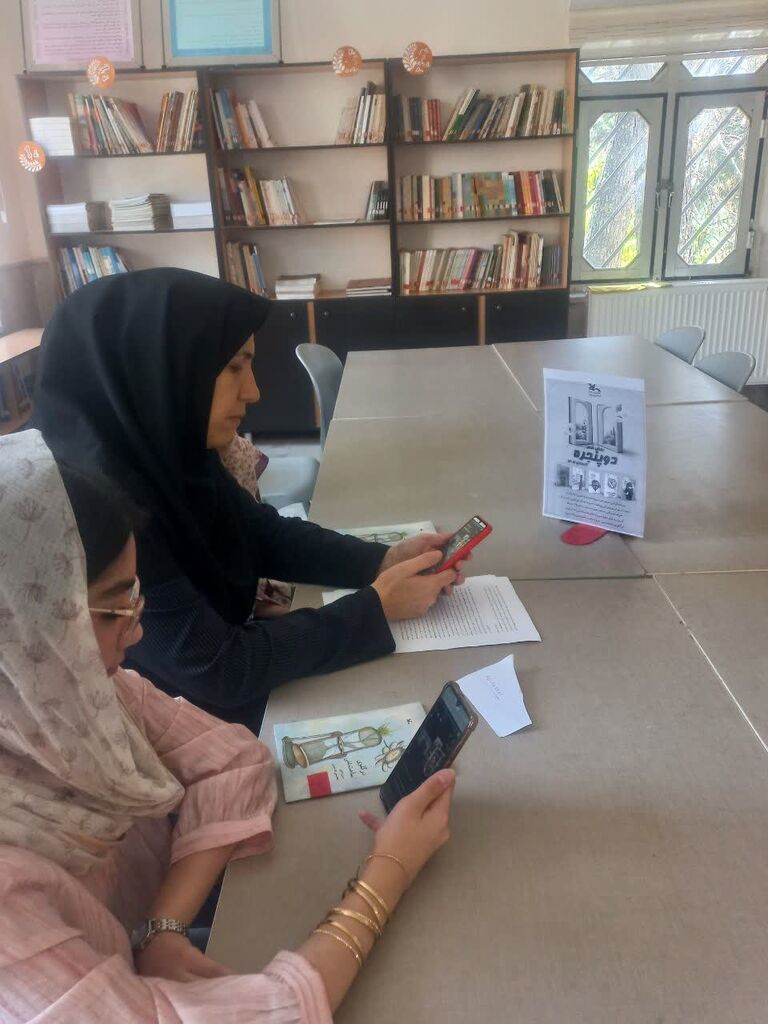 نشست ادبی دو پنجره در کانون استان ایلام برگزار شد