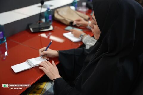 دیدار مدیرعامل و اعضای شورای معاونان کانون با هنرمندان اصفهانی