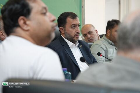 دیدار مدیرعامل و اعضای شورای معاونان کانون با هنرمندان اصفهانی