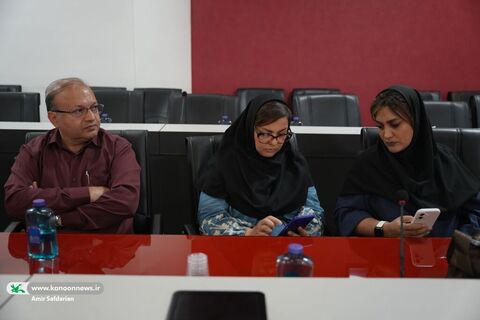 دیدار مدیرعامل و اعضای شورای معاونان کانون با هنرمندان اصفهانی