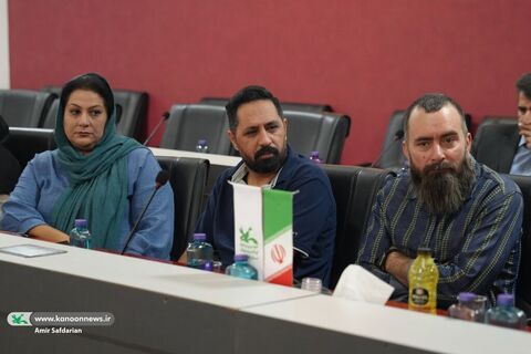 دیدار مدیرعامل و اعضای شورای معاونان کانون با هنرمندان اصفهانی