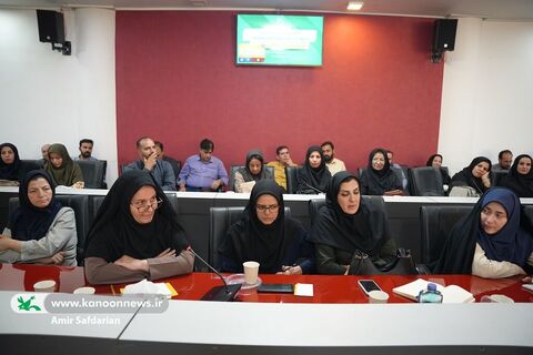 نشست همکاران کانون استان اصفهان با مدیرعامل و اعضای شورای معاونان
