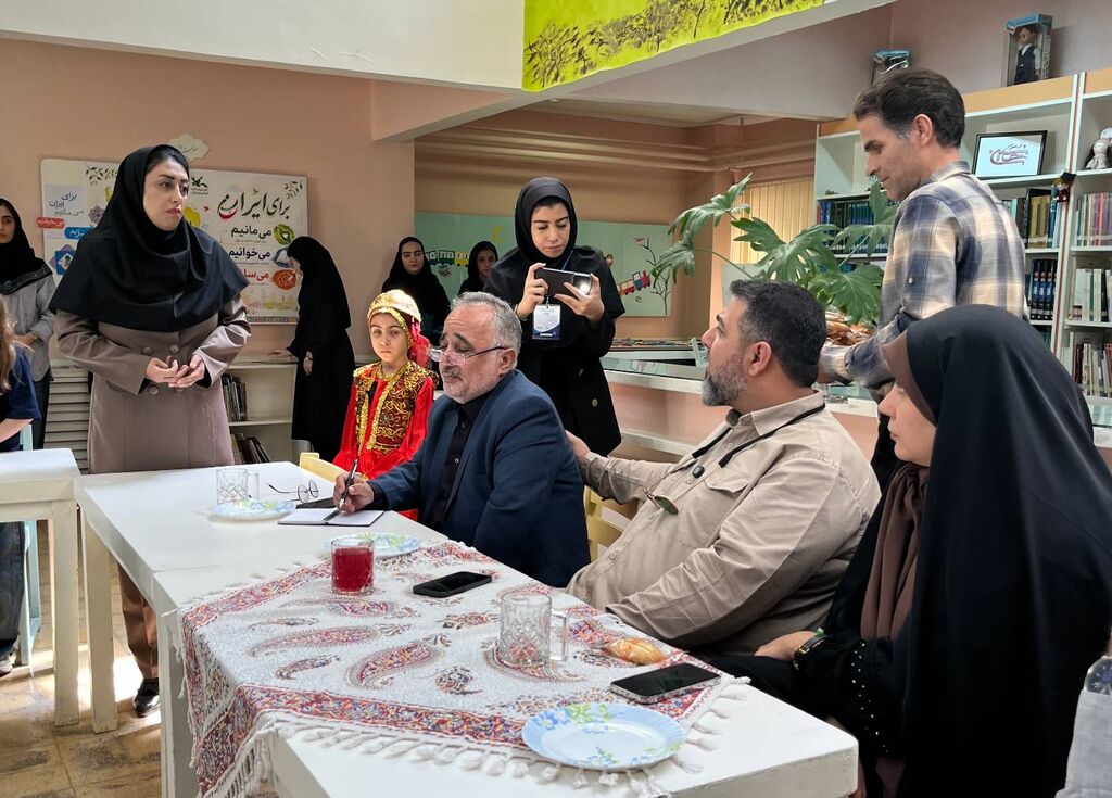 معاون توسعه مدیریت و منابع کانون کشور از مراکز کانون پرورش فکری اصفهان بازدید کرد