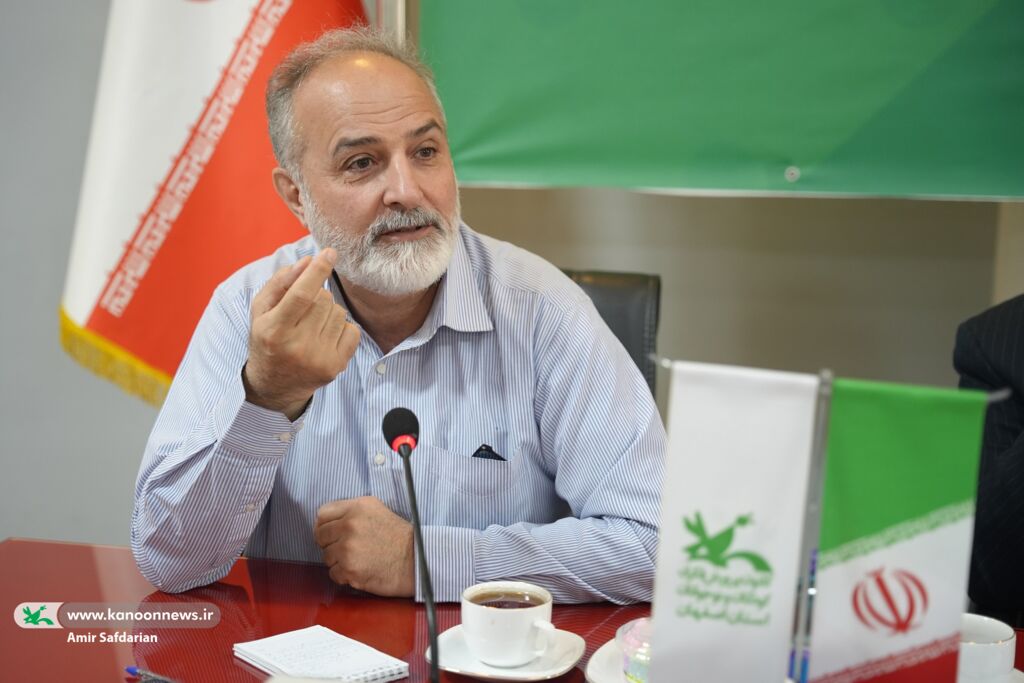 کانونیاران اصفهانی پای میز گفتوگو با مدیران کانون