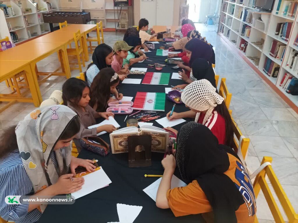 کودکان و نوجوانان در مراسم چهلم «رهبر شهید» تجدید پیمان کردند