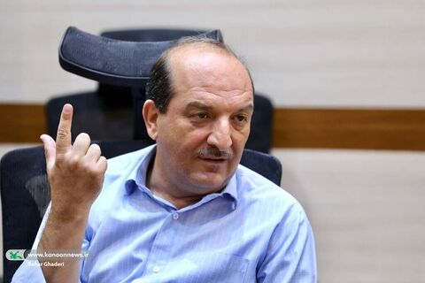 بابک نیک طلب  در هشتمین نشست انجمن شعر برگ
