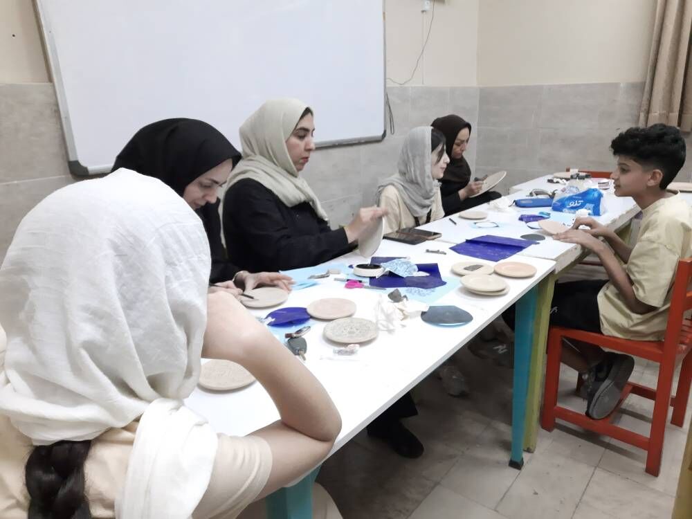 زمزمههای هنر اصیل در دستان نوجوانان زمزمههای هنر اصیل در دستان نوجوانان؛ «میناکاری» به مرکز فرهنگیهنری گلشهر آمد