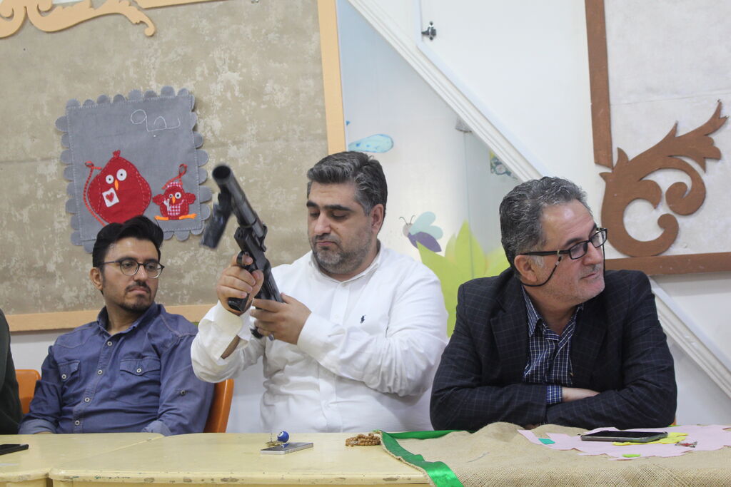 برگزاری دوره آموزشی نظامی و دفاع از مقر برای کارکنان کانون پرورش فکری آذربایجان شرقی