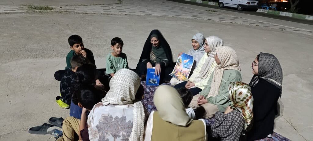 شبی پر از علم، قصه و ستاره در کانون تکاب شبی پر از علم، قصه و ستاره در کانون تکاب