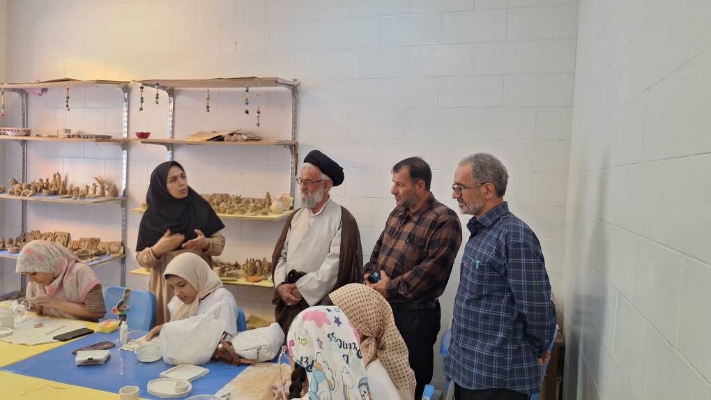 سمنان1405 بازدید امام جمعه بسطام از مرکز فرهنگیهنری کانون