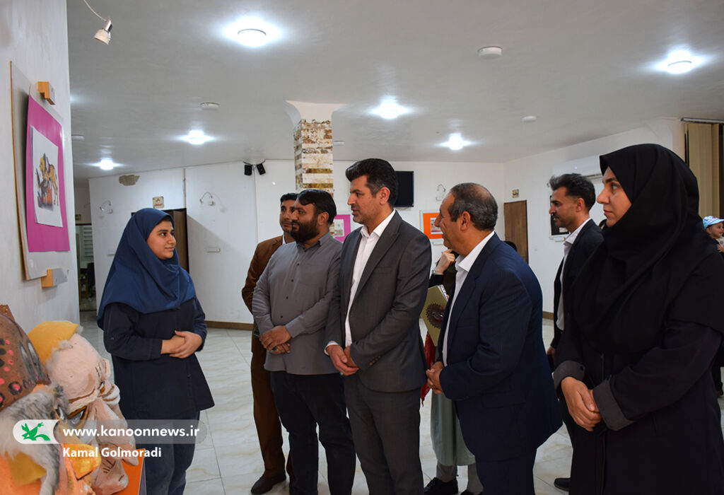 برگزاری نمایشگاه «هنر در برابر جنگ» در کانون لرستان