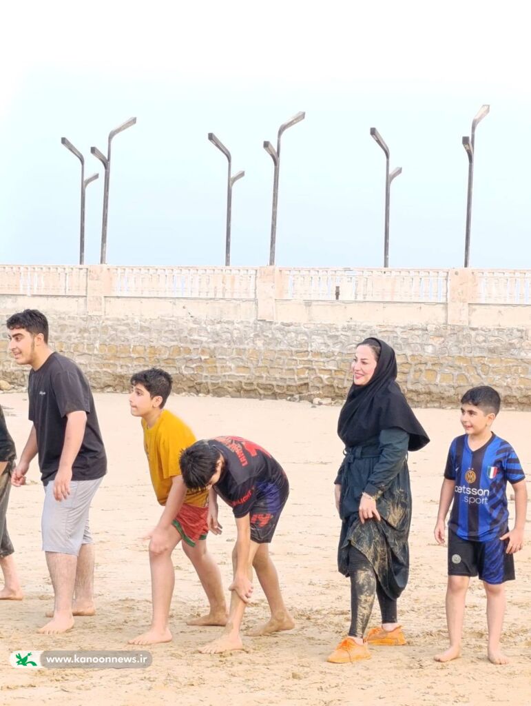 گردش علمی کتاب‌محور اعضا مرکز دیلم در ساحل خلیج فارس