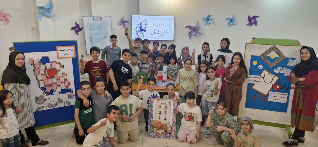 «قهرمانان سفیدپوش وطن»؛ روایت فداکاری پزشکان و بزرگداشت ابوعلی‌سینا در مرکز ۲