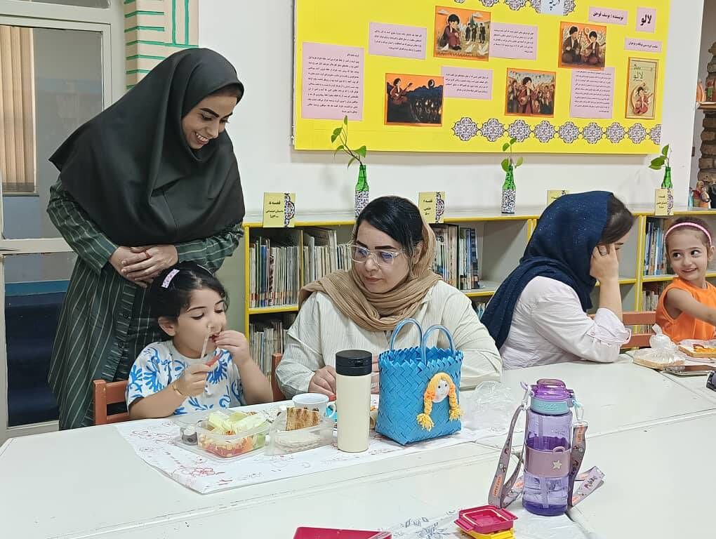 دورهمی «یک لقمه سلامتی» با حضور مادران و کودکان در مرکز ۳۲