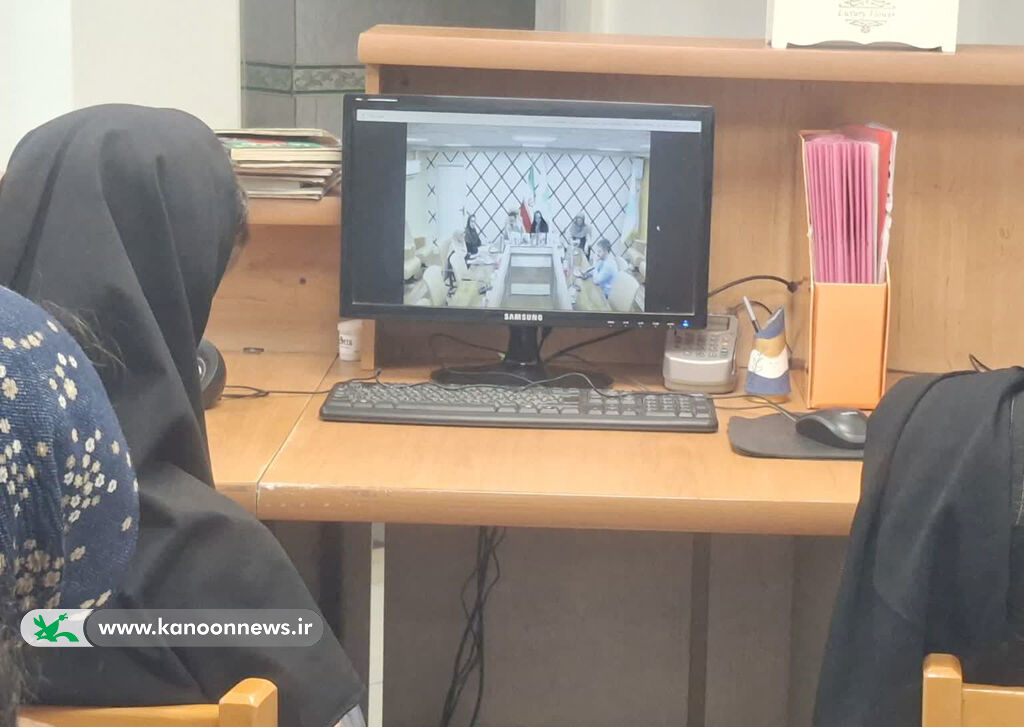 اعضای ادبی نوجوان یزدی کتاب «حرف دلم را قورت دادم» را نقد کردند