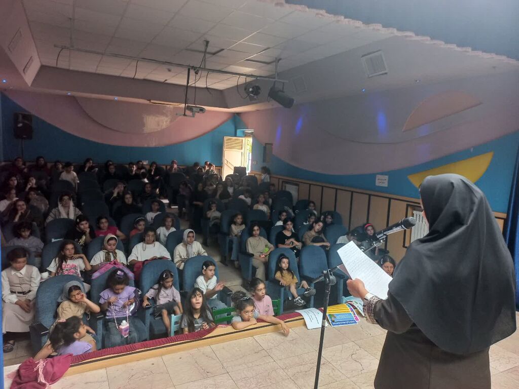 «دوشنبه‌های قصه‌گویی» کانون روانسر با حضور کارشناسان بهداشت برگزار شد