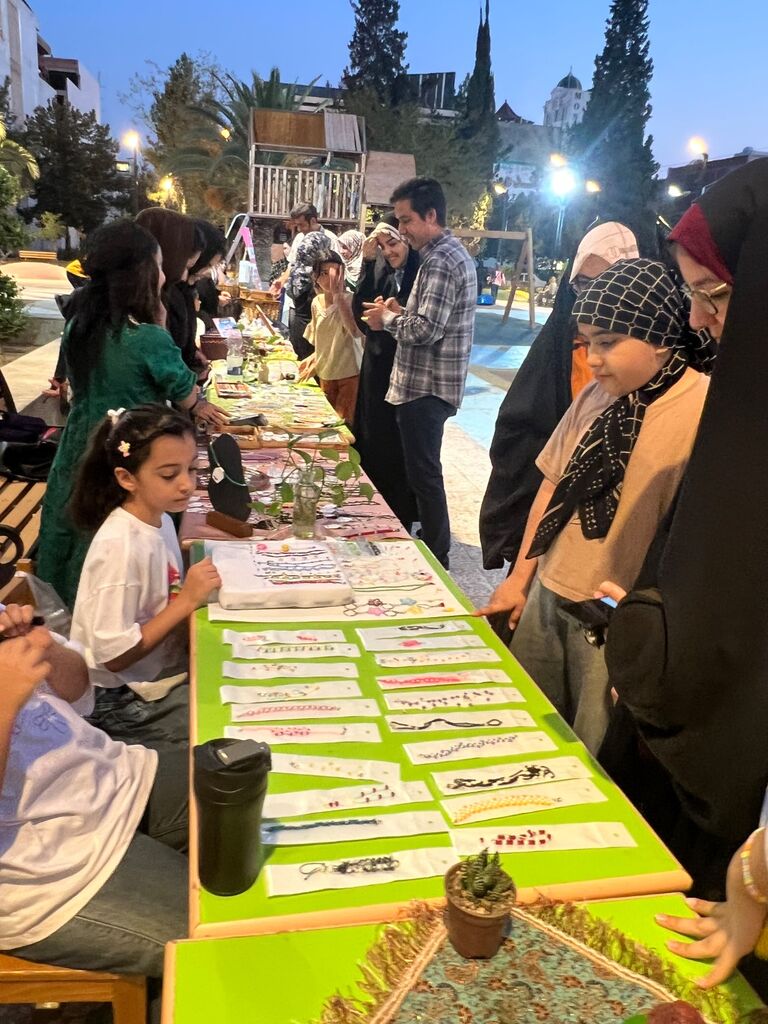 دست‌ساخته‌های اعضا و مادران گنبدی در بازارچه «هنر و خلاقیت»