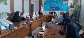 دیدار اعضای کانون پرورش فکری کلیبر با فرماندار شهرستان در ایام تکریم دولتمردان