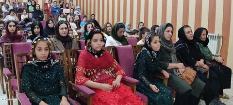 جشن مولودی خوانی میلاد پیامبر اکرم (ص) در کانون کردستان برگزار شد.