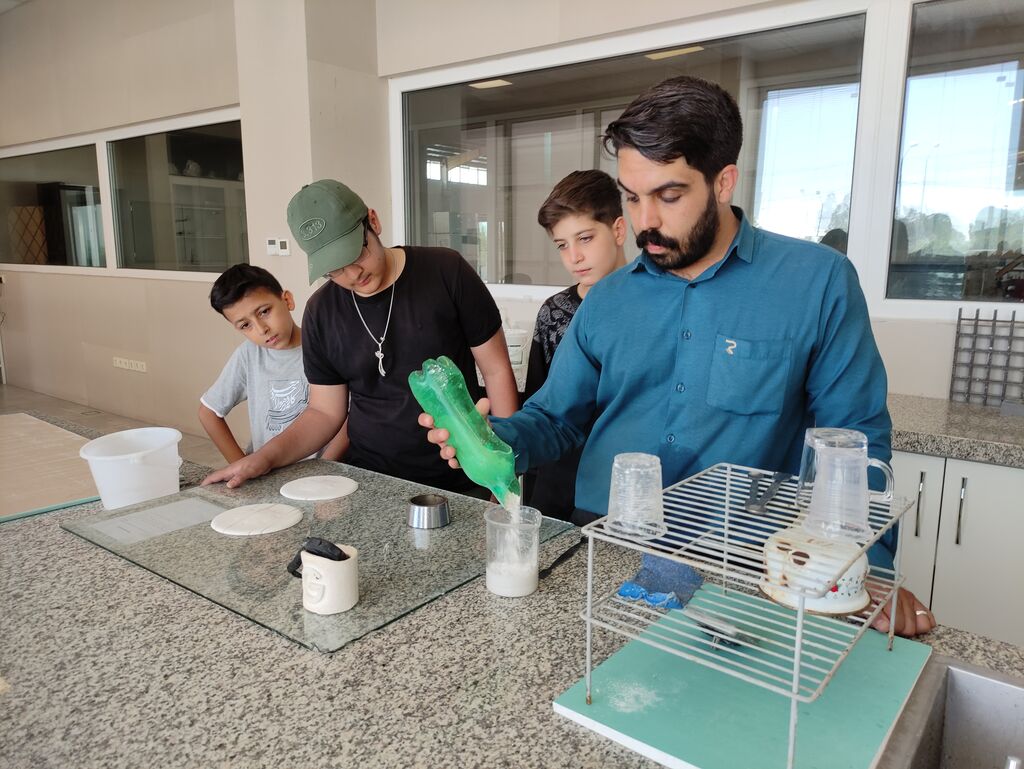 اعضای تیم موشک شکری کانون علوم و فناوری‌های نوین سمنان با فرایند تولید صنعتی آشنا شدند