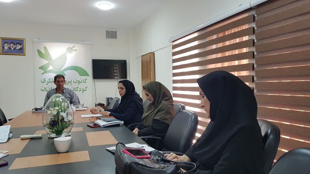 نشست باشگاه قصهگویان زاگرس در کانون کرمانشاه برگزار شد