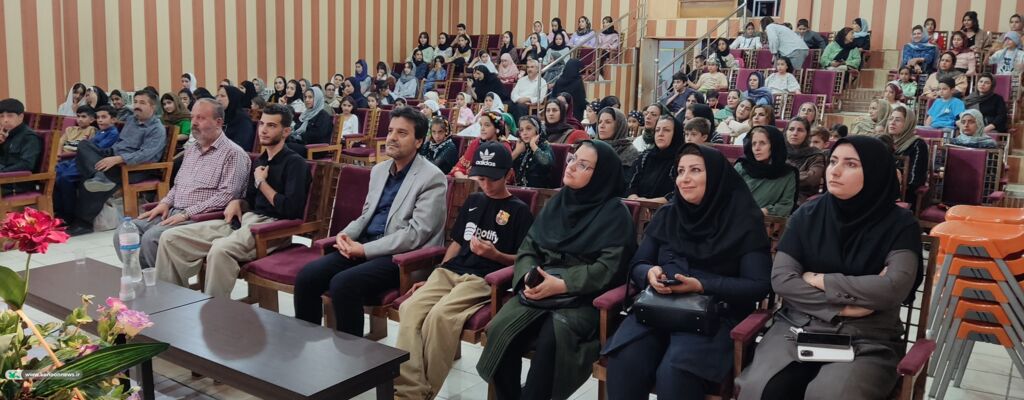 جشن مولودی خوانی میلاد پیامبر اکرم (ص) در کانون کردستان برگزار شد.