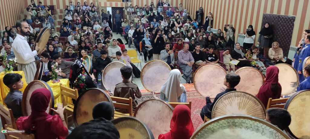 جشن مولودی خوانی میلاد پیامبر اکرم (ص) در کانون کردستان برگزار شد.