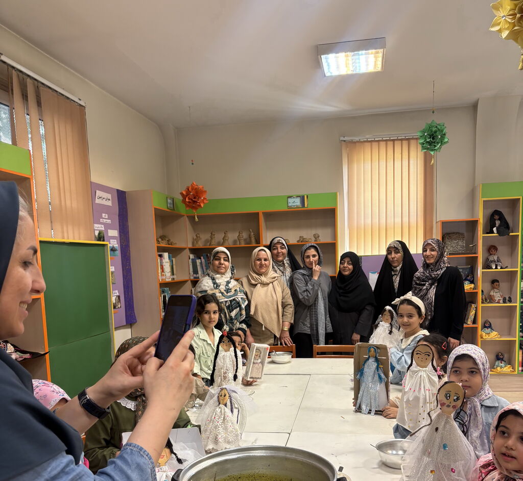 از نمایش جوراب‌ها تا نغمه چمچه‌گلین؛ روایت همدلی خانواده‌ها درمرکز ۳۱